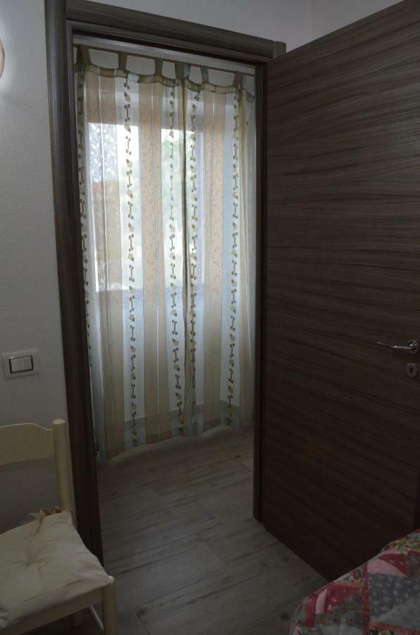 Appartamento Vacanza Da Luisa San Giovanni Suèrgiu Dış mekan fotoğraf